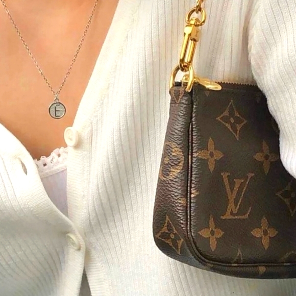 Louis Vuitton Vintage Pochette Accessoires handbag with Chain - Picture 9 of 15